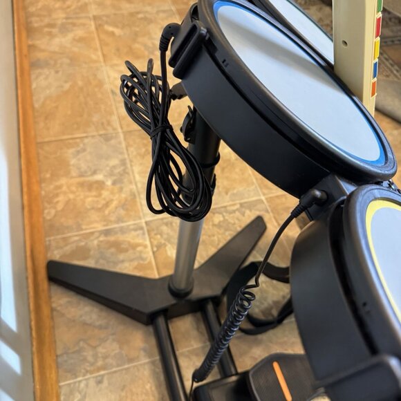 Rock Band 4 PS4 PS5 Bundle Fender Guitar Drums Game Mic PlayStation TESTED - Picture 3 of 16